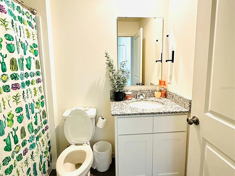 1053 Ambleside Dr — Photo 24