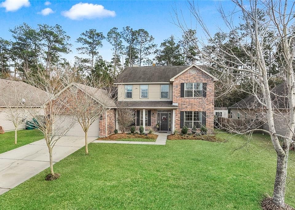 1st image of 160 Autumn Woods Dr