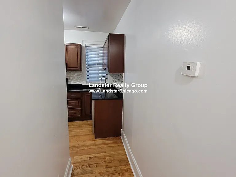 716 Reba Pl #3S — Photo 6