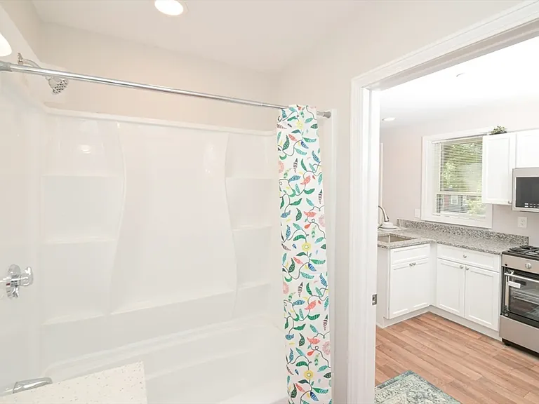 23 Warwick St #3 — Photo 6