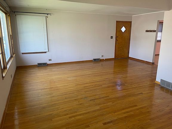 4th image of 304 E Franklin Ave