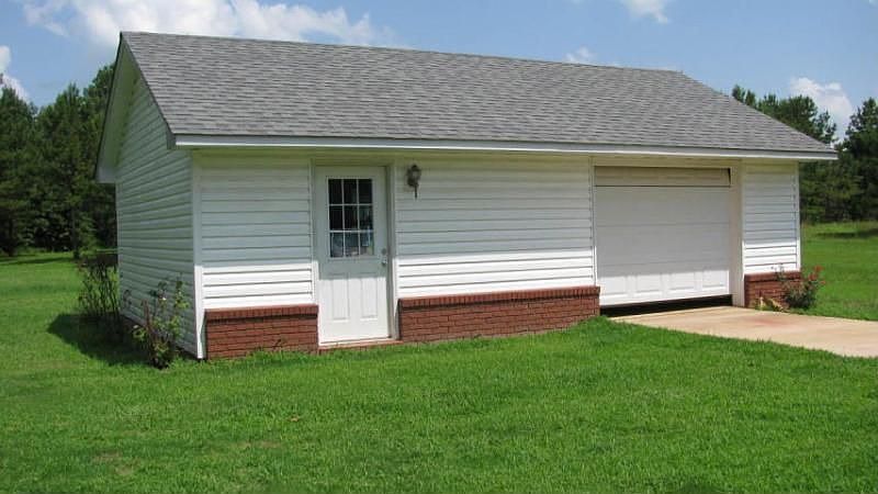 2nd image of 105 Cotton Patch Dr