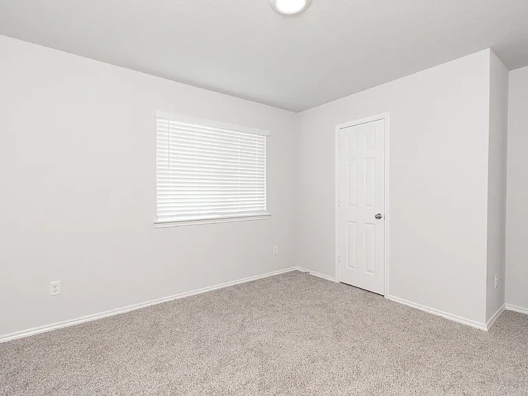 2342 Bee Creek Loop — Photo 12