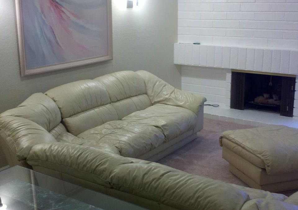 All room have lighting fixtures