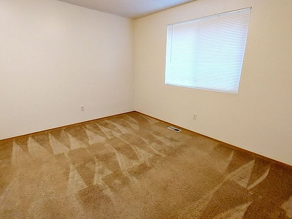 4th image of 5005 88th St NE APT C