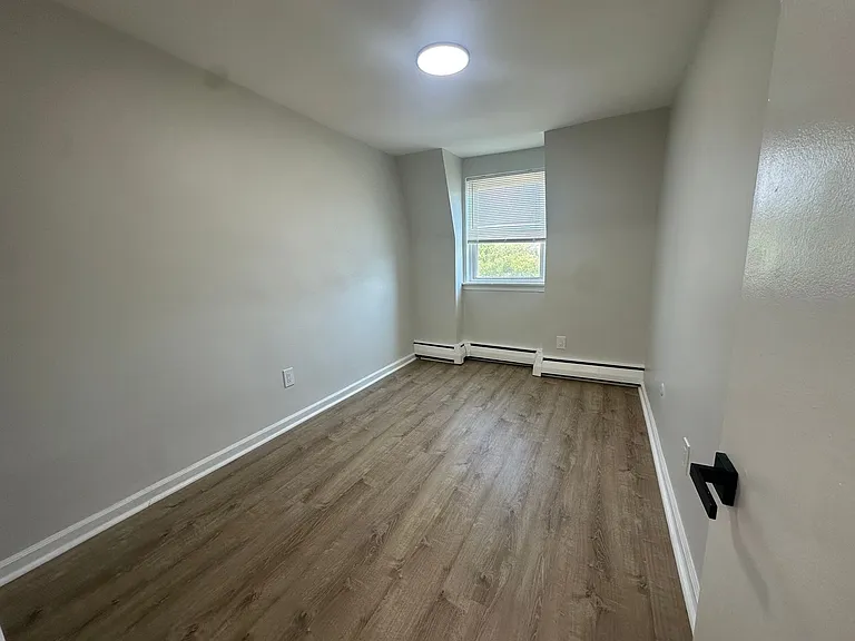 18 Huron Ave — Photo 9