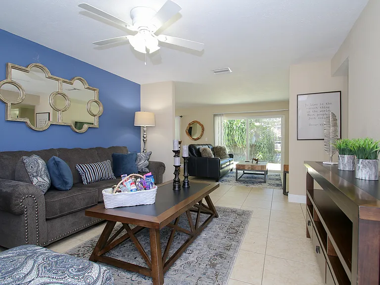 10926 N 29th Streethillsborough Country — Photo 17