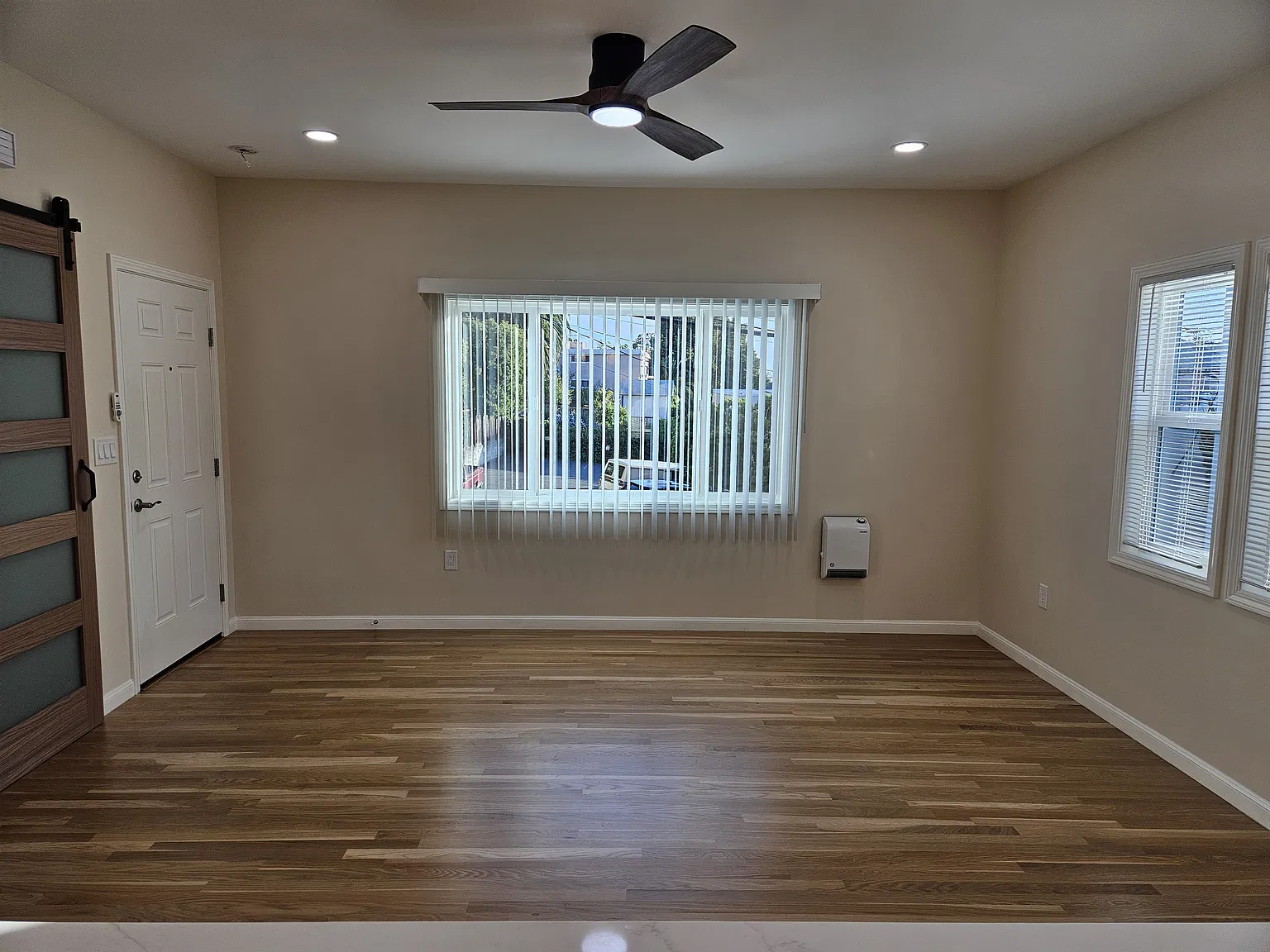 1 bed, 614 sqft, $2,700 — Photo 2