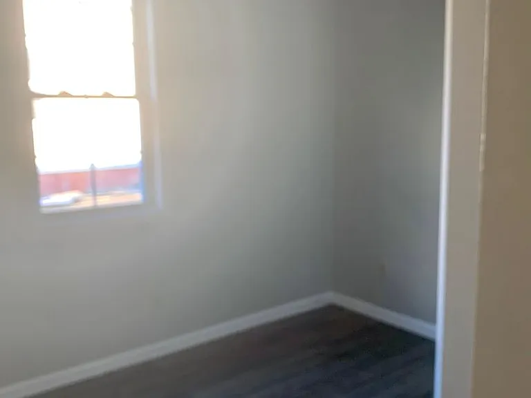 1202 Bay St — Photo 11