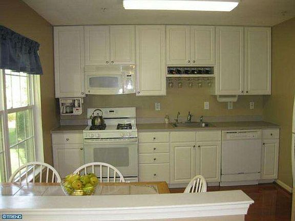 5th image of 604 Cherry Wood Ct