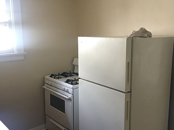 5th image of 1979 Dalewood Pl APT 4