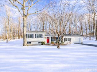 8 Summit Ln, Ridgefield, CT 06877