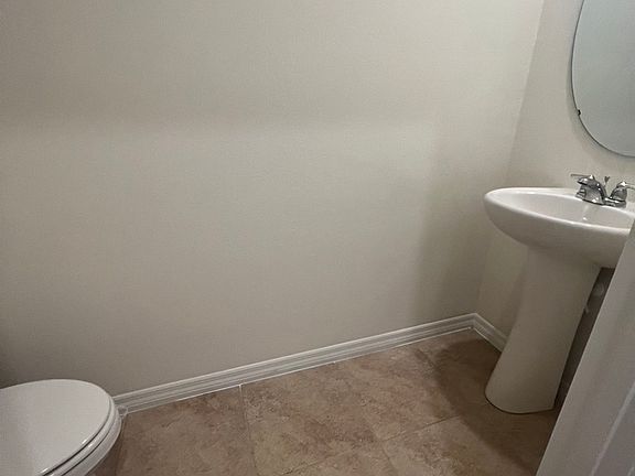 bano de visita primer piso
