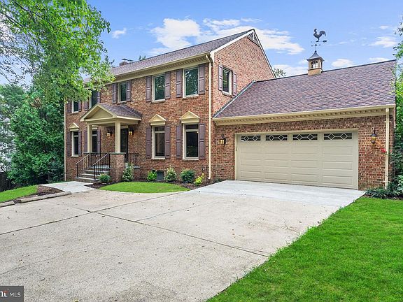 2nd image of 5829 Wessex Ln