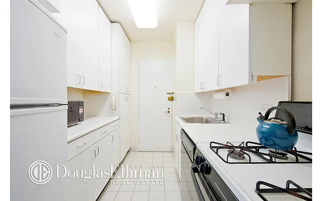 Sold by Douglas Elliman | media 4