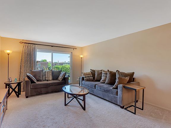 2nd image of 5840 W 104th St APT 213