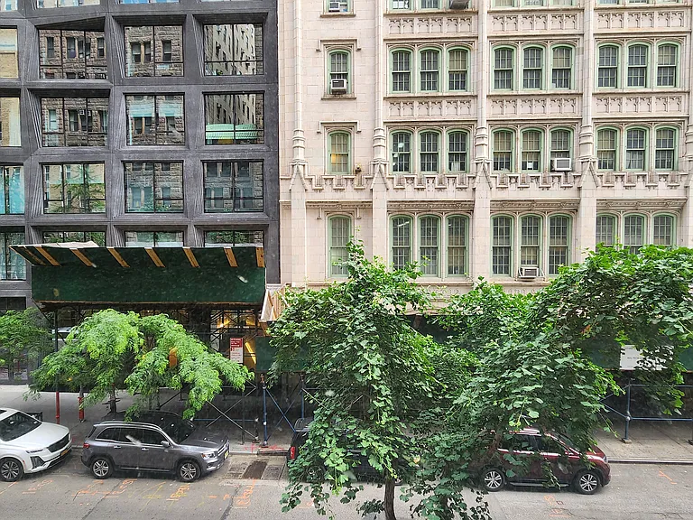 4 Lexington Ave #2F — Photo 10