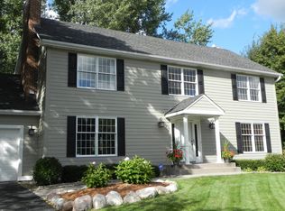 11842 Driftwood Rd, Eden Prairie, MN 55344