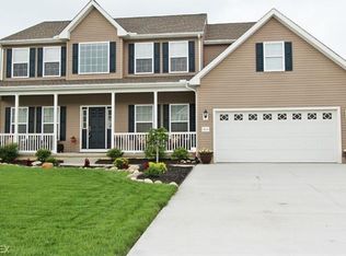 9014 Franklin Dr, North Ridgeville, OH 44039