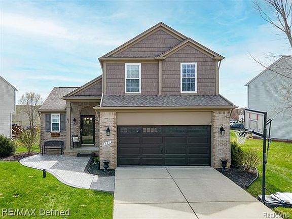 4th image of 887 Canyon Creek Dr