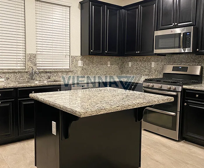 1052 Essington Ln — Photo 10