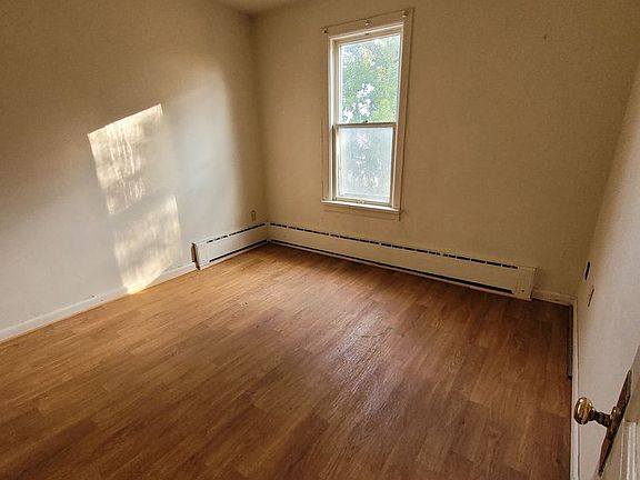 5th image of 106 N 6th St APT 3B