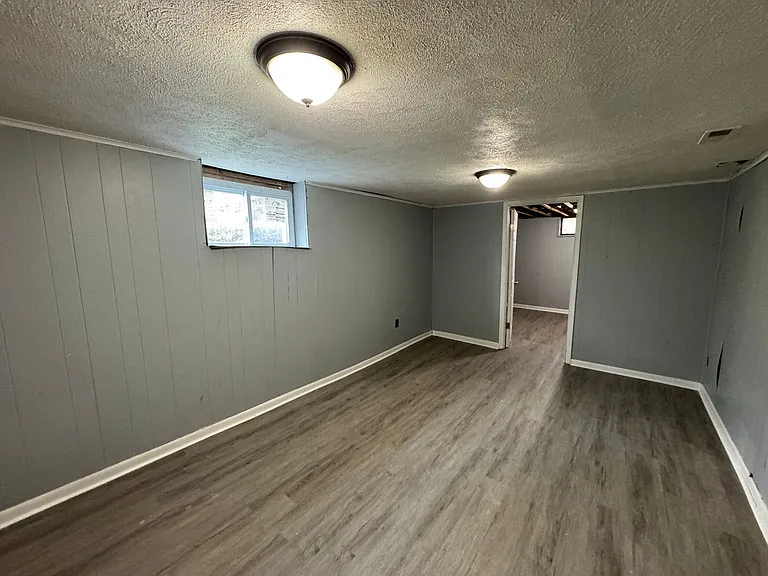 2342 E Legrande Ave — Photo 27