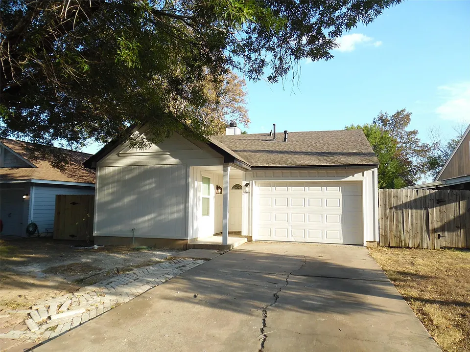 1209 Green Valley Cv
