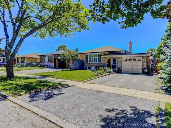 53 Poynter Dr, Toronto, ON M9R 1L3