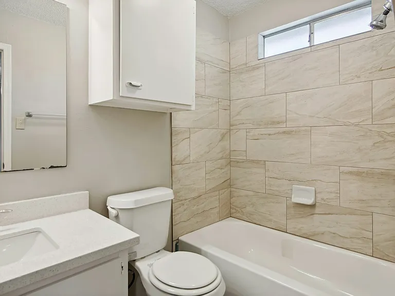 9414 Crystal Cove Cir — Photo 13