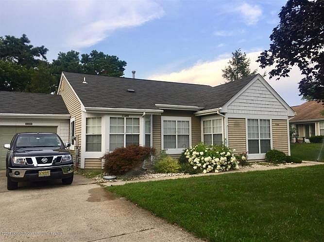 1st image of 1138B Thornbury Ln