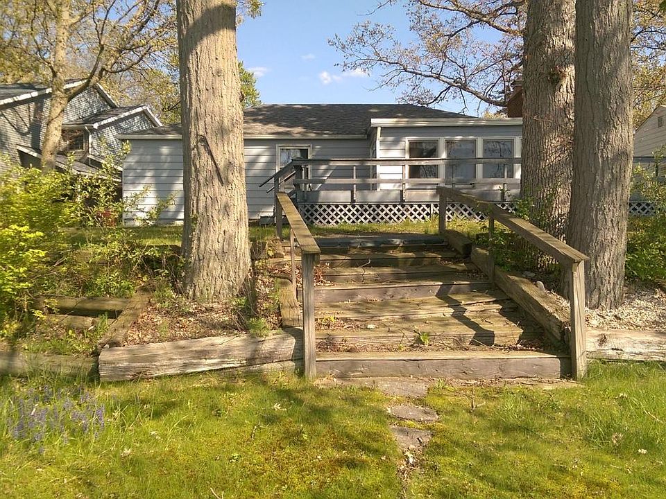 1st image of 2470 Oakwood Dr