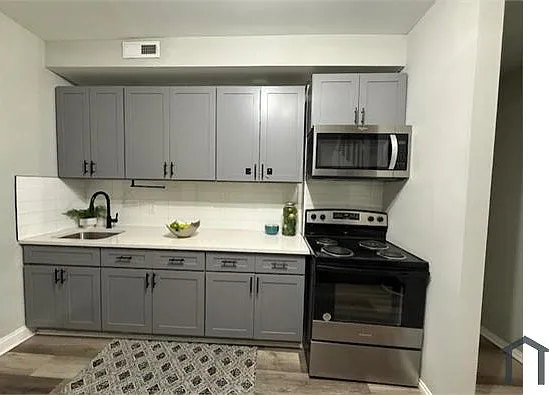 5340 Maple Ave — Photo 5