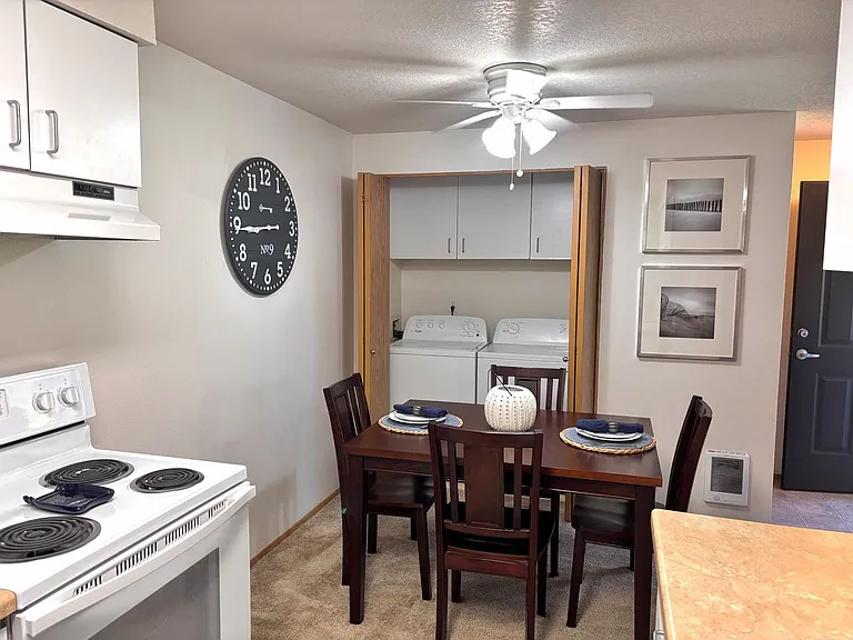 The Heights Apartments — Photo 19