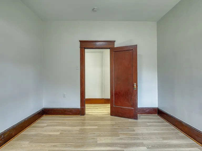 16 Florida Ave — Photo 13