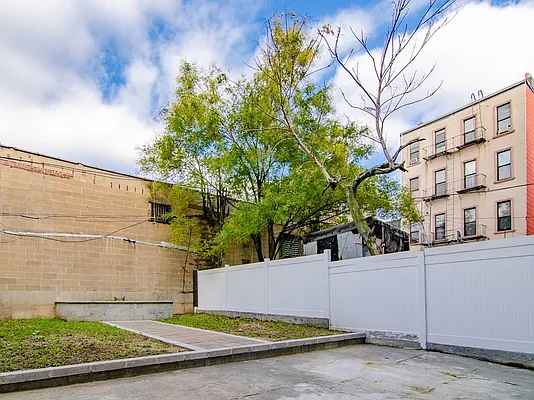 Rented by Compass | media 11