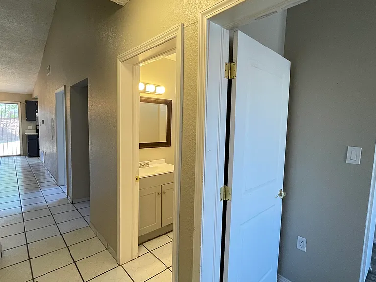 11040 Sunshine Ct — Photo 16