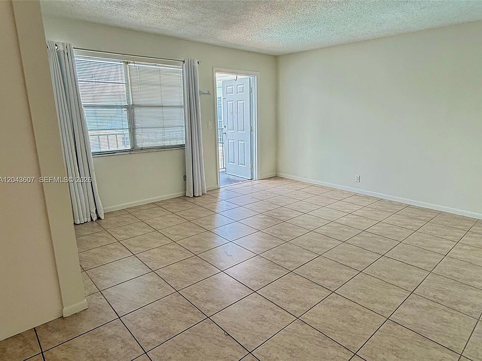 1st image of 30 SE 4th Ave APT 206