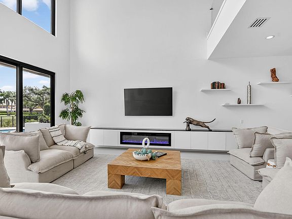 4th image of 21312 Greenwood Court