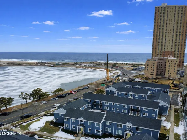 304 Deal Lake Dr 35, Asbury Park, NJ 07712