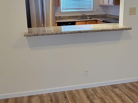 3rd image of 241 San Anselmo Ave N APT 1