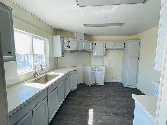 3rd image of 72430 Fantail Ave