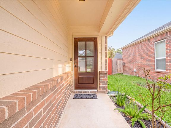 4th image of 9531 Barr Spring Dr