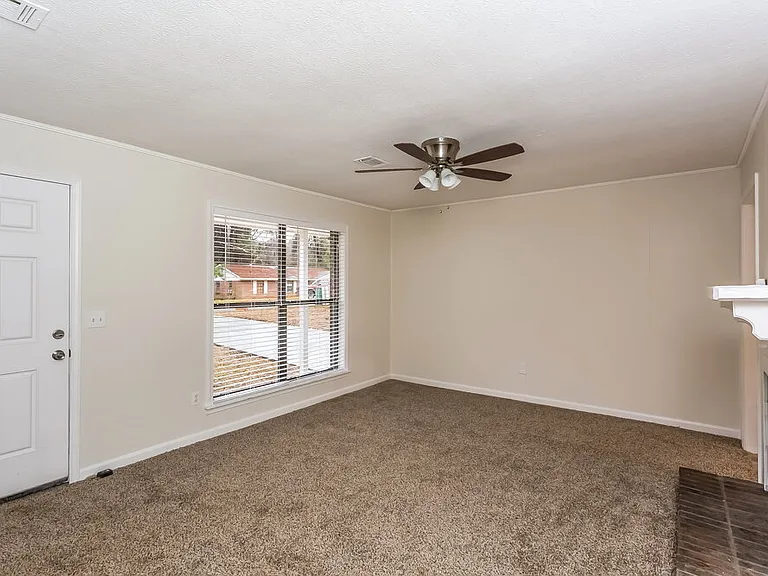 5 Silverwood Dr — Photo 4