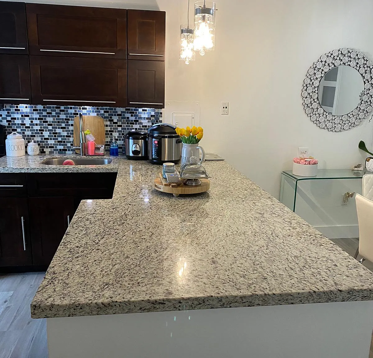 1 bed, 750 sqft, $2,000 — Photo 4