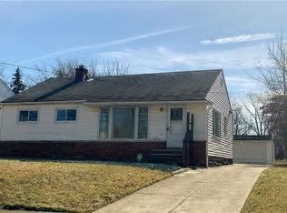 20732 Applegate Rd, Maple Heights, OH 44137