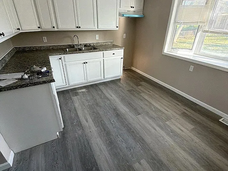 242 Gladys Ave — Photo 3