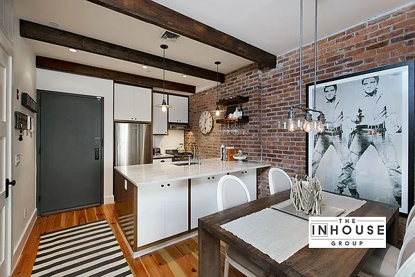 Sold by The In House Group | media 19