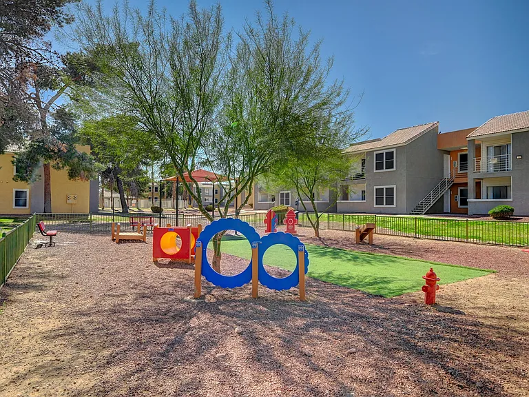 Citrus Apartments — Photo 27