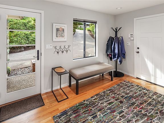 4th image of 4250 Shoreclub Dr